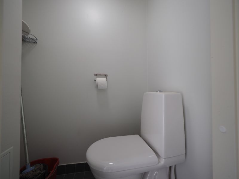 Putkisaneerauksen yhteydessä wc-tilat saaneet siistit uudet pinnat