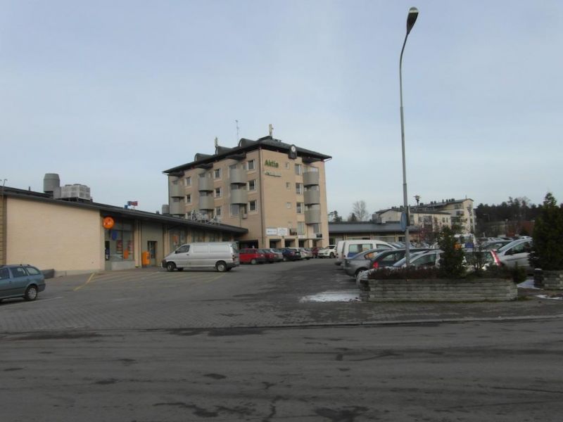 Vuokrataan Hyrylän keskusta, varasto-/työtila  362,5 m2 talon kellarikerroksessa. Avotilaa, oma sisäänkäynti.