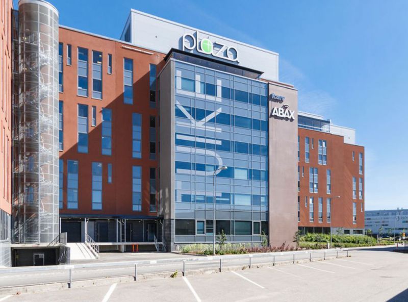 Vuokrataan uutta vastaava viihtyisä 219m2 kombitoimisto talon 5. kerroksesta.
SOITA ja SOVI ESITTELY, palvelumme on tila...