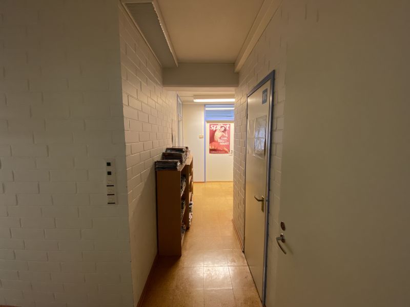 Käytävä eteisen suuntaan