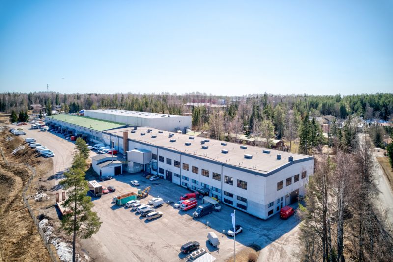 Alaniementie 2 Logistiikka keskus on logistiikka-konaisuus Juvanmalmin teollisuusalueella.