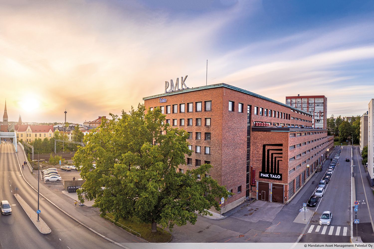 Kellarissa ja kolmannessa kerroksessa on vuokrattavissa erikokoisia varastotiloja. Tiloihin on lastauslaituri-/tavarahissiyhteys. PMK- talo sijaitsee Tampereen ytimessä, Tammelan alueella. Kyseessä on historiallisesti arvokas kiinteistö, joka kantaa mukanaan Tampereen tekstiilite...