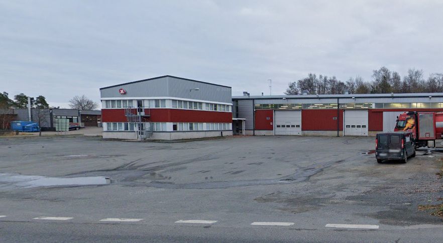 Vuokrataan Sataman välittömässä läheisyydessä toimistotilaa n. 290 m2. Vapaa tila on kiinteistön alakerta. Tilassa myös hyvät pukuhuonetilat.Lisätiedot: p. 045 261 6555/MikaLisää kohteita: www.premises.fiKerros: 1