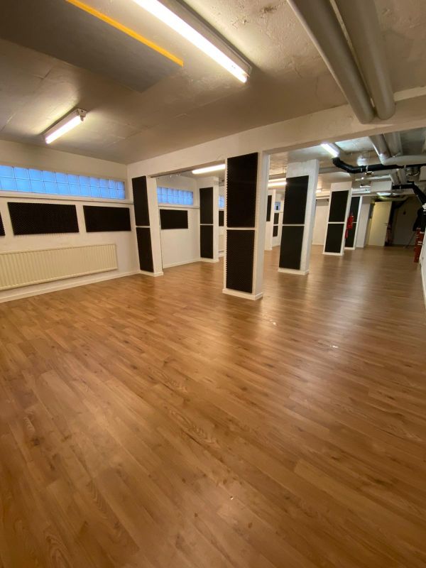 Myydään monikäyttöinen kellaritilan kokonaisuus (152 m²) hyvällä sijainnilla Turussa, Satakunnantiellä. Sopii hyvin harr...