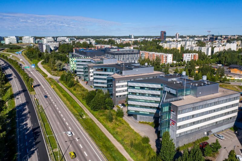 Leppävaaran lähistöllä sijaitsevan tasokkaan Polaris Business Parkin 1. kerroksen 156,4 m² moderni toimisto.