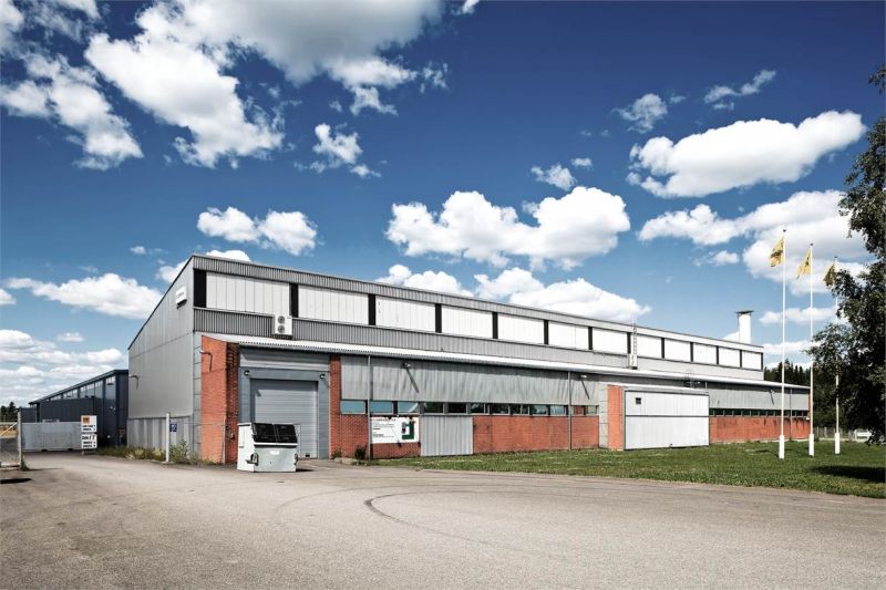 Korkeaa n. 5300 m² varasto-/tuotantotilaa Hämeenlinnantien ja Kehä 3:n tuntumassa.