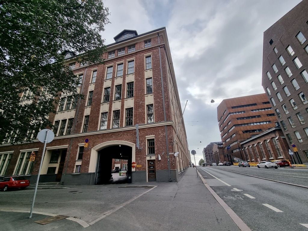 Vuokrattavana toimistotilaa Helsingin Punavuoresta. 

Kyseinen 114,5m2 toimisto sijaitsee kiinteistön 1. kerroksessa. Ti...