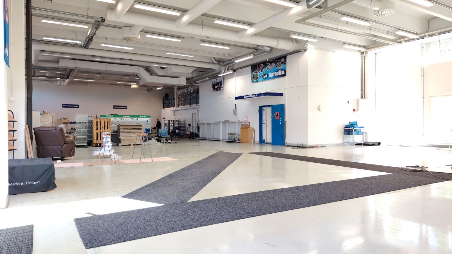570m² isot tilat, jotka soveltuvat moneen erilaiseen yritystoimintaan.