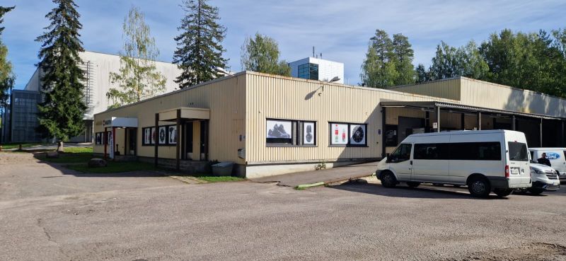 Vuokrattavana 1 074m2  logistiikka / varastotila, osoitteessa Vappulantie 475, Lohja.Sijainti liikenteellisesti loistavalla paikalla Lohjan Tynninharjussa, joka on kaupungin merkittävä kaupallinen keskittymä. Kiinteistö sijaitsee Citymarketin parkkihallin sisäänajon vieressä.Samassa kiinteistössä ...