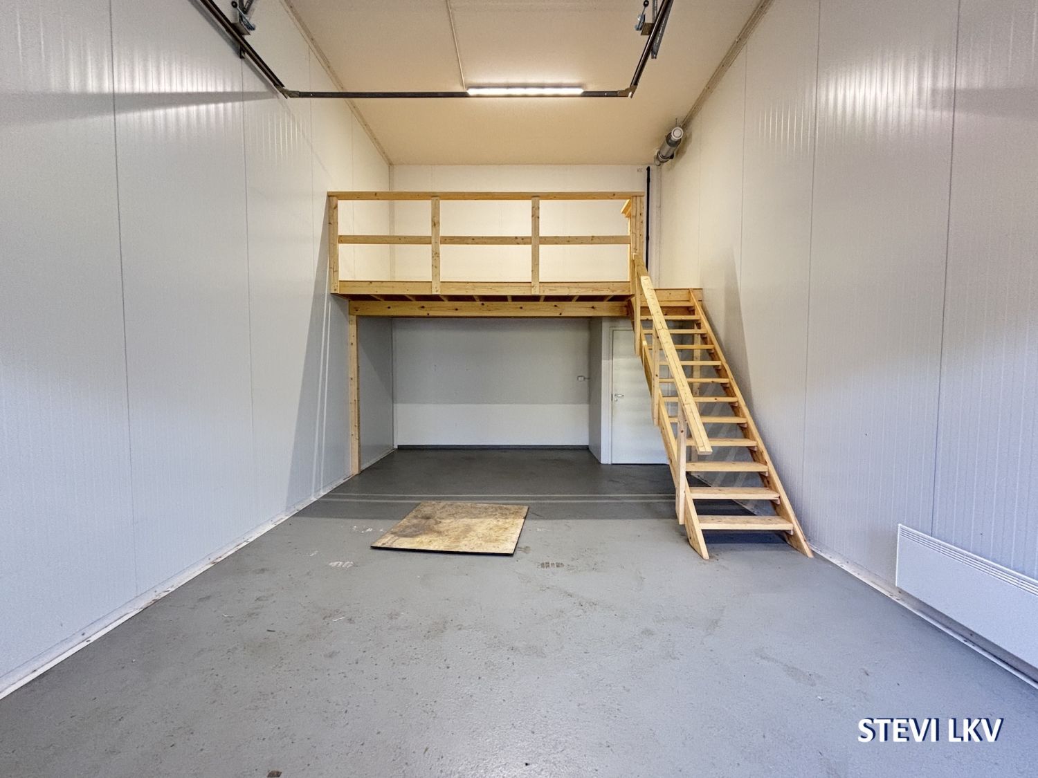 Hallitilaa 52m2 *Iso ovi *Parvi *Ilmalämpöpumppu *Kysy lisää Stevi 0400 999 900