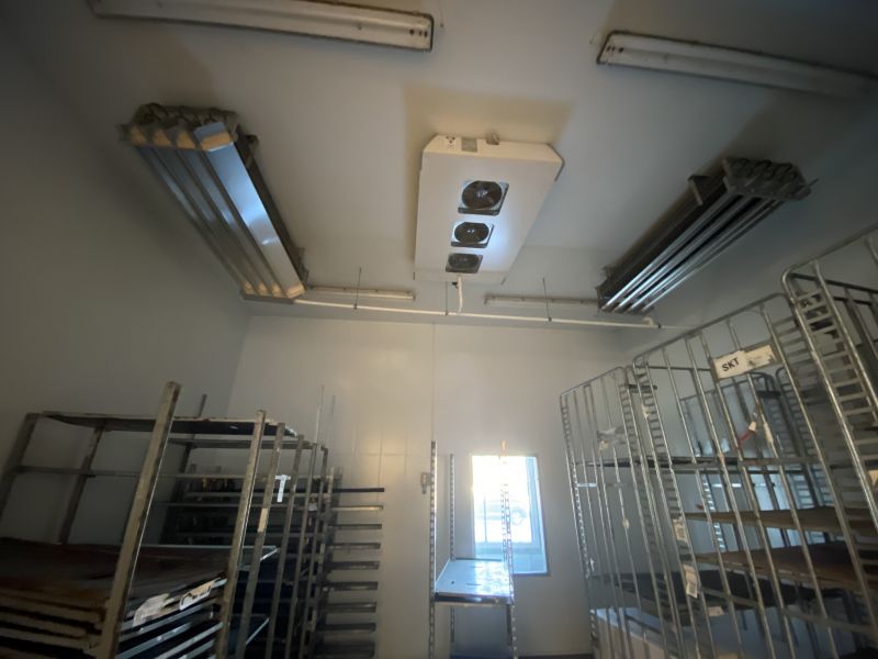 Viilennettyjä varastohuoneita