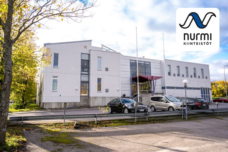 Vuokrataan toimisto-, liike- ja varastotilaa loistavalta sijainnilta Pukinmäestä, aivan Kehä I varrelta sekä Pukinmäen juna-aseman läheisyydestä. Kiinteistössä toimii konserniyhtiömme Oy Perkko, jonka ydinliiketoimintaa on kellojen ja korujen maahantuonti. Tilat ovat Perkon käytössä vain osittain el...