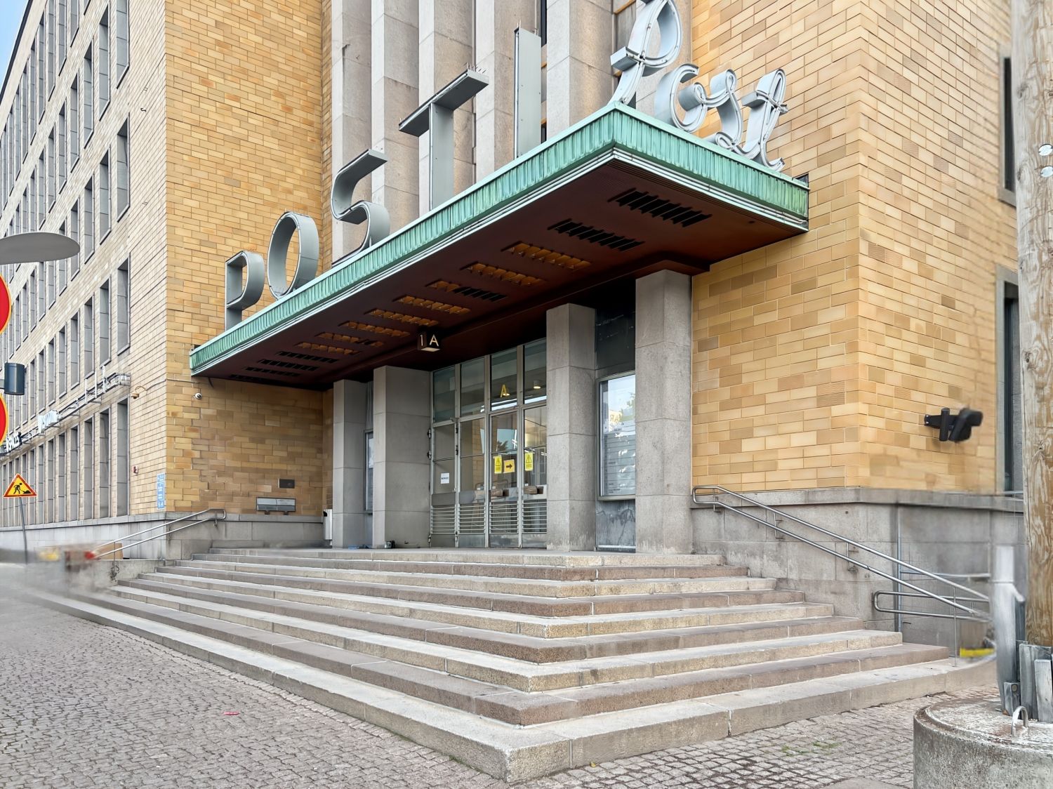 Kokousta, työskentele tai tee yhteistyötä ammattimaisessa Business clubissa kohteessa Postitalo Spaces