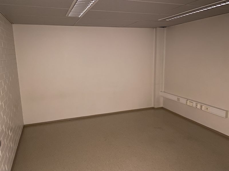 Alakerran toimisto/varasto