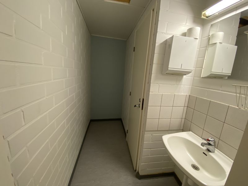 Toinen pukuhuoneista