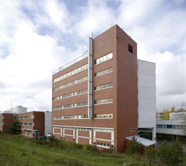 Selkeä ja erittäin siisti tilakokonaisuus yhteensä 308 m² erinomaisten liikenneyhteyksien varrella! Tila on helposti muokattavissa toiveiden ja tarpeiden mukaiseksi. Tila voidaan jakaa. Tila sovelt...