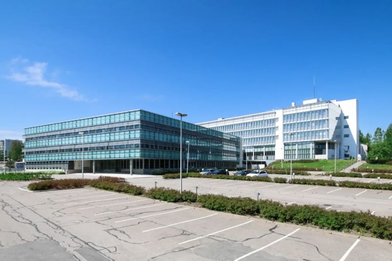 Siisti katutason 585 m² toimisto hyvien liikenneyhteyksien varrella Turunväylän läheisyydessä