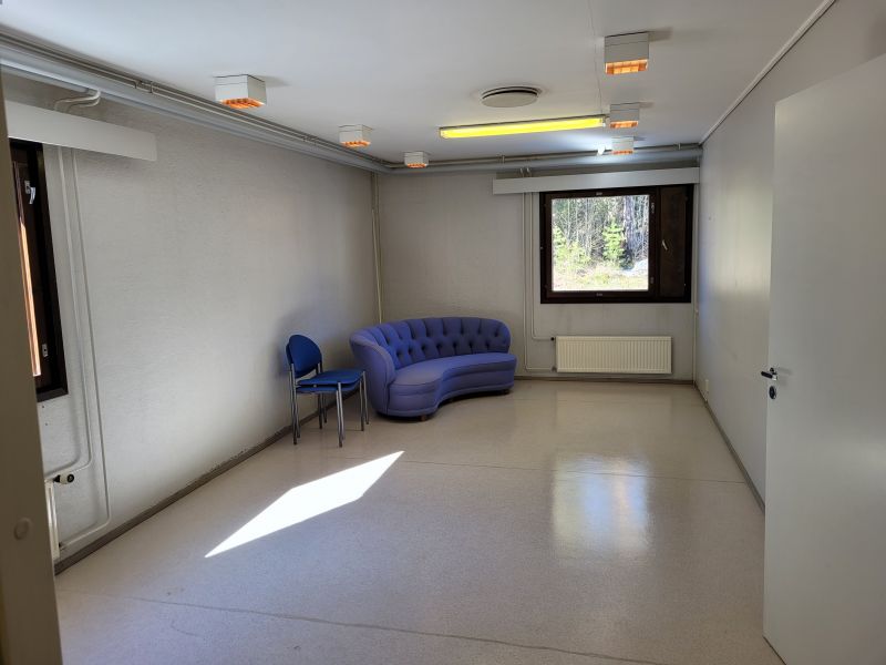 Toimisto/neuvottelutila2