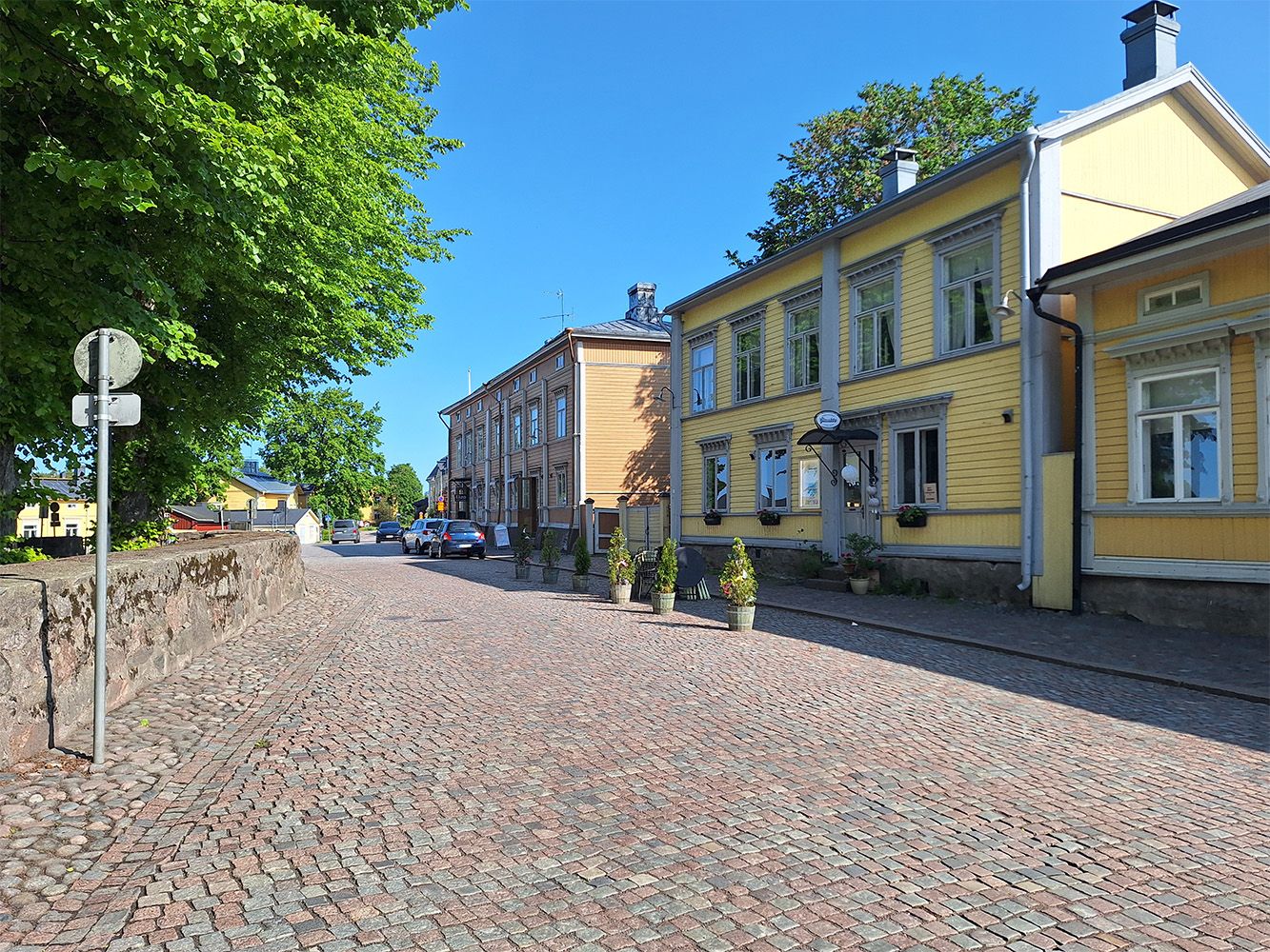 Ainutlaatuinen liike- tai asuinhuoneisto Kirkonmäellä!