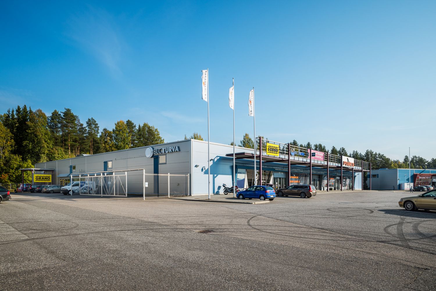 Julkisivukuva vasemmalta