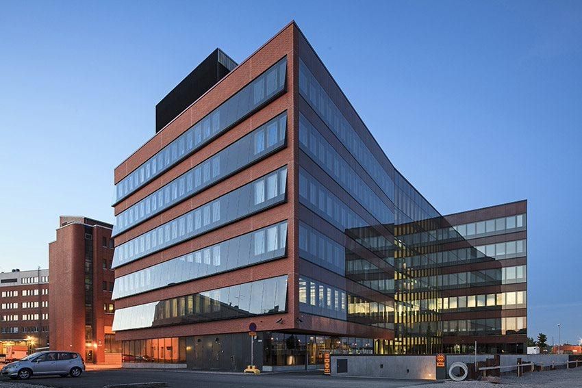 Vuokrattavana pääkonttoritason toimisto ( 1044 m2) Rantatie Business Parkista.   Koko kerroksen toimisto sijaitsee 2.ker...