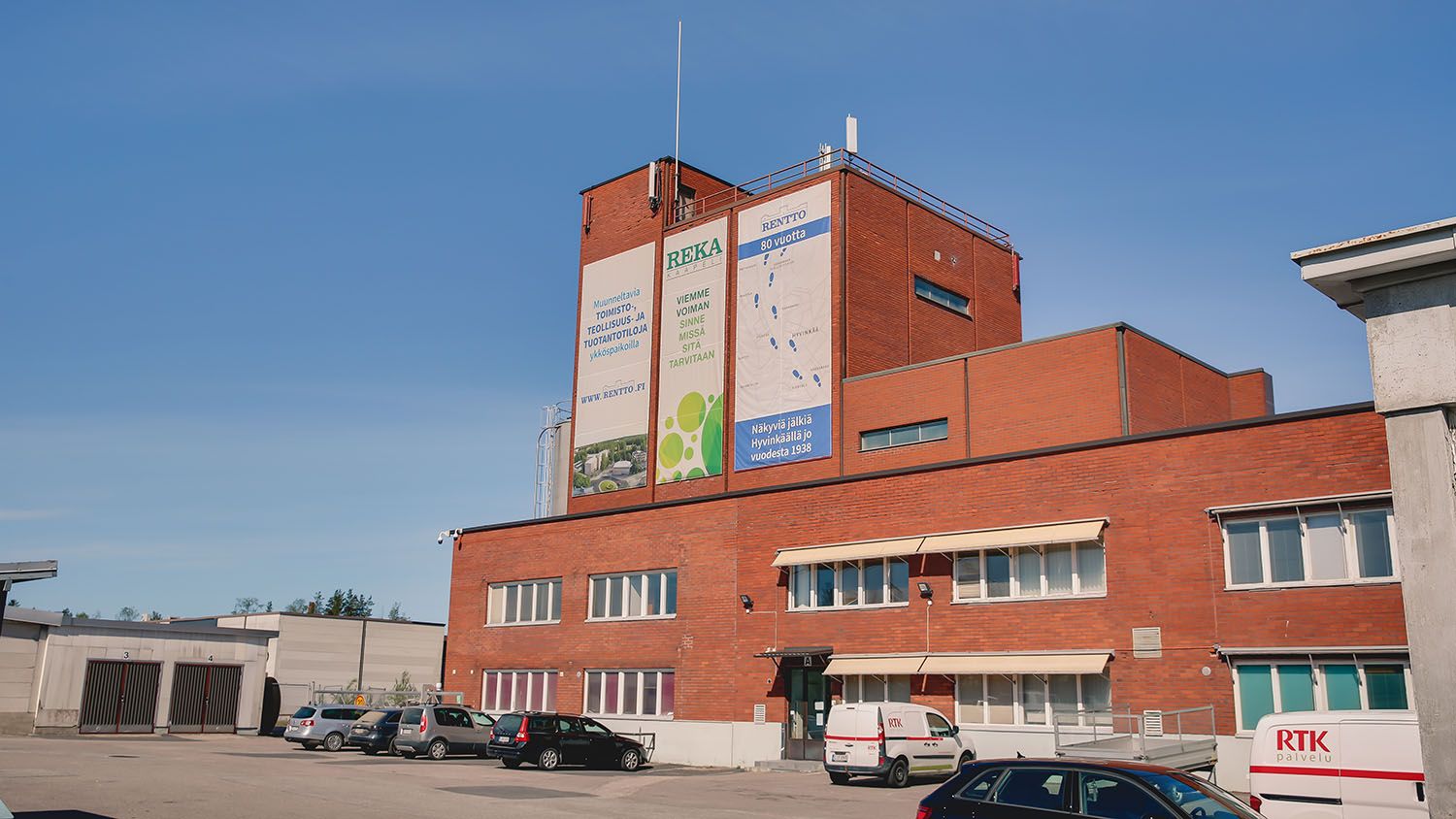 Julkisivua korkeasta osasta