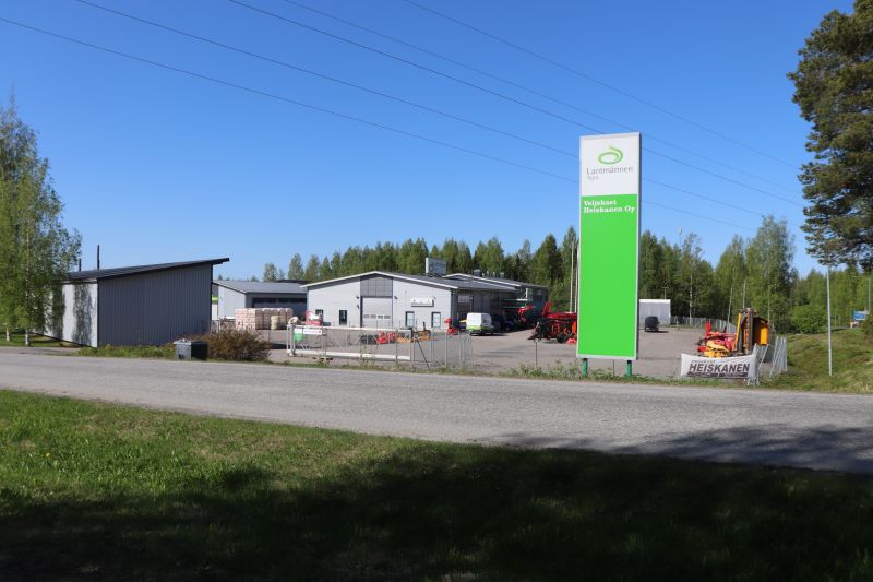 Myymälä-/työtilat yhteensä noin 312 m2. Tilassa nosto-ovi, jossa käyntiovi. Myymälärakennus on valmistunut vuonna 2002. Joensuuntien (VT9) välittömässä läheisyydessä, moottoritielle pari minuuttia. Vapaa korkeus laipioon noin 5-6 metriä. Kaukolämpö ja koneellinen ilmanvaihto. Myymälätilaan ja varast...