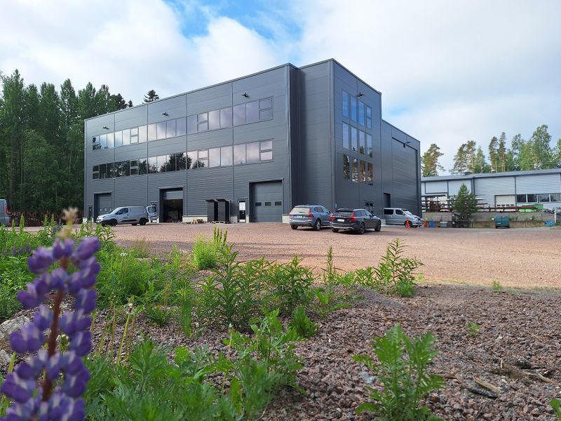 Vuokrataan uudenkarhea hallitila! Vuokra 895 €/kk + alv