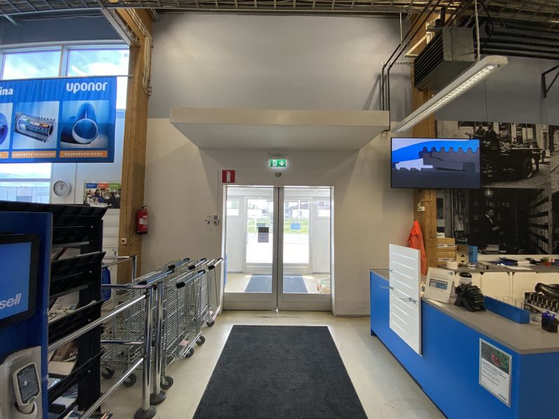 Asiakassisäänkäynti