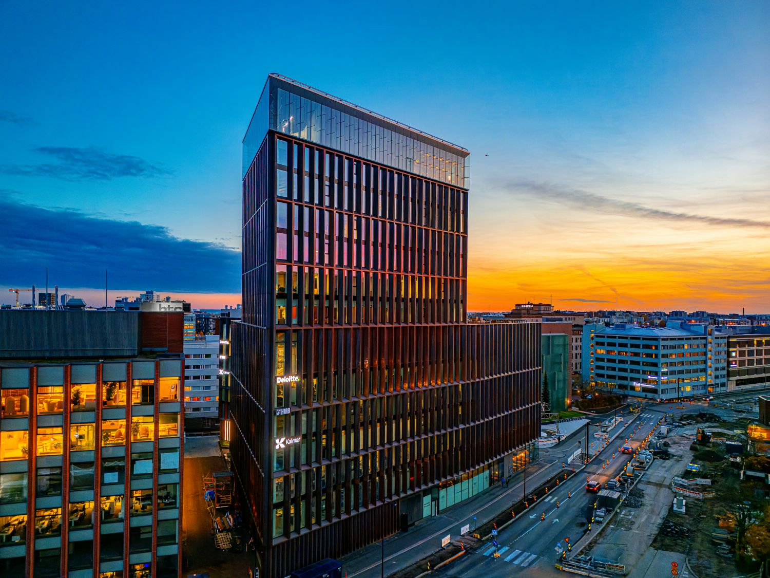 Tervetuloa osaksi We Landin elävää yhteisöä – paikkaan, jossa liike-elämä kohtaa korkeat ESG-arvot ja huippumodernit til...