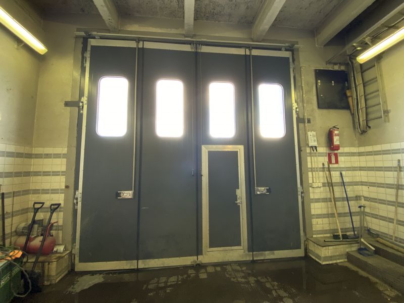 Taitto-ovi, aukeaa sisäänpäin