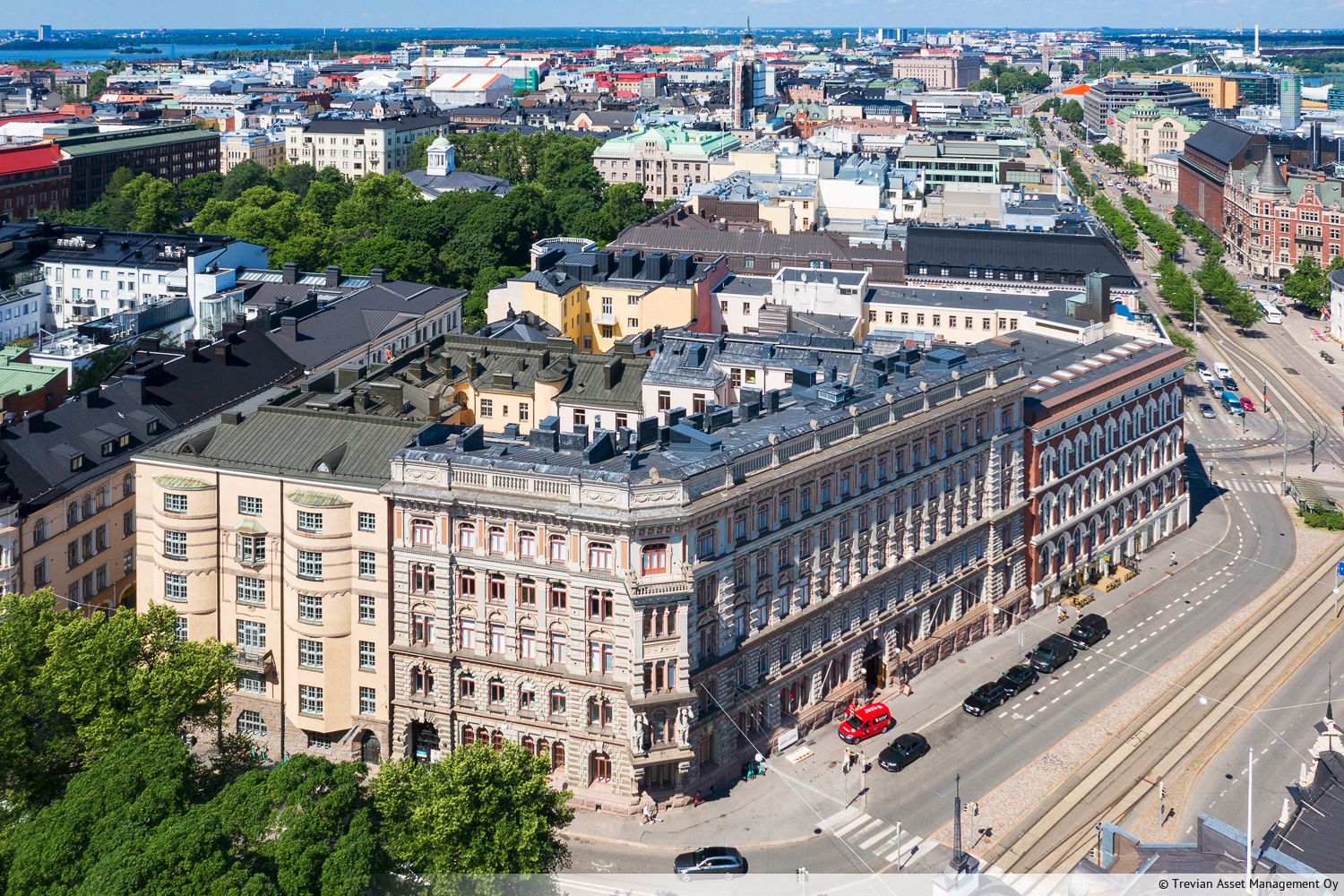 Uniikkia toimitilaa tyylikkyytt&auml; arvostaville yrityksille &ndash; Erottaja2&nbsp;Erottajankadun, Uudenmaankadun ja Yrj&ouml;nkadun kulmauksessa sijaitseva Erottaja2 tarjoaa monimuotoista toimitilaa Helsingin sykkeess&auml;. T&auml;m&auml; t&auml;ysin entis&ouml;ity ja vastuullisesti peruskorj...