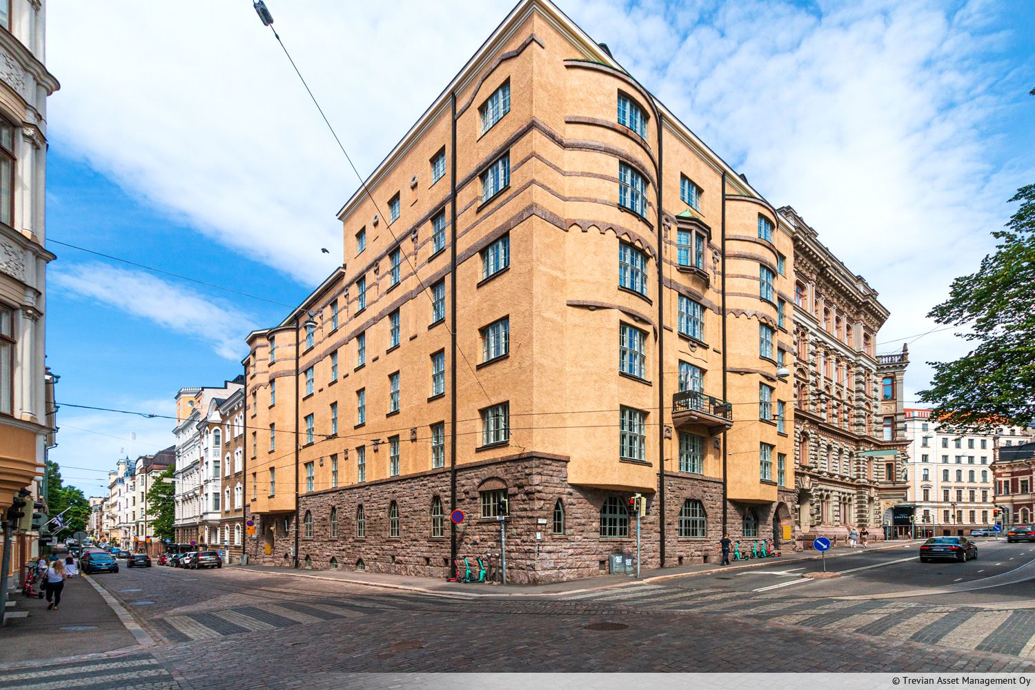 Uniikkia toimitilaa tyylikkyytt&auml; arvostaville yrityksille &ndash; Erottaja2&nbsp;Erottajankadulla sijaitseva Erottaja2 tarjoaa monimuotoista toimitilaa Helsingin sykkeess&auml;. T&auml;m&auml; t&auml;ysin entis&ouml;ity ja vastuullisesti peruskorjattu arvokiinteist&ouml; mahdollistaa nykyp&au...