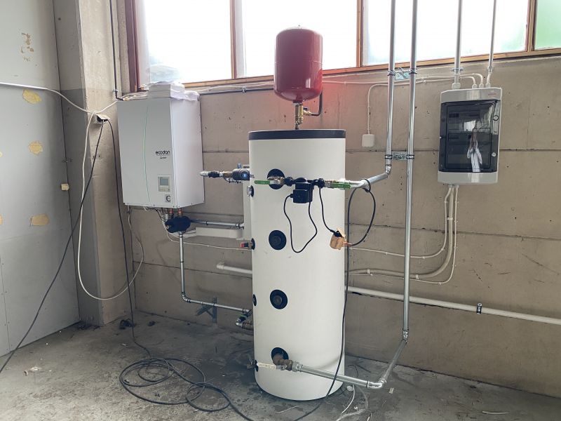 Uusi ilma-vesilämpöpumppu