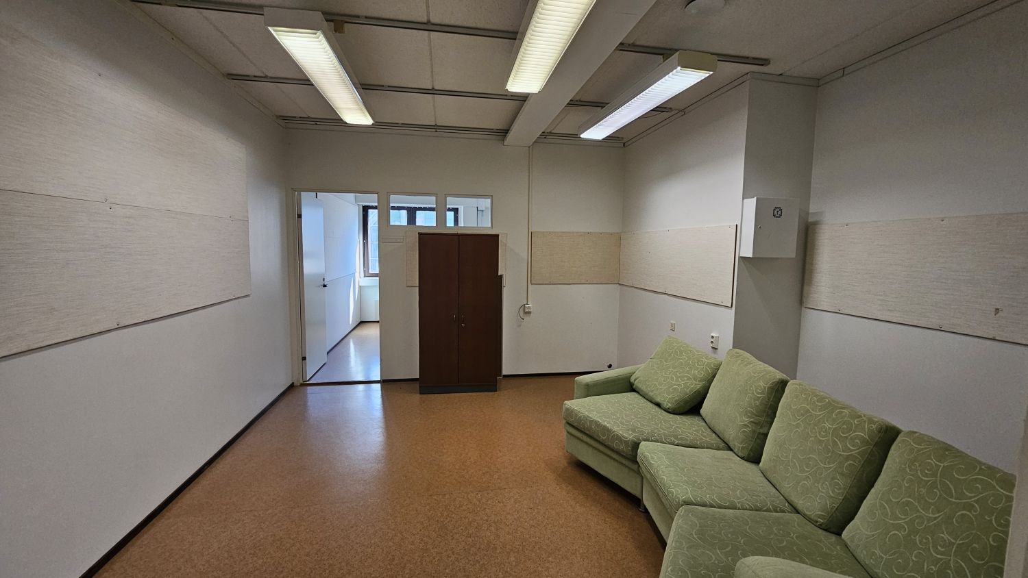 Itäpäädyn keskimmäisen huoneen etutila