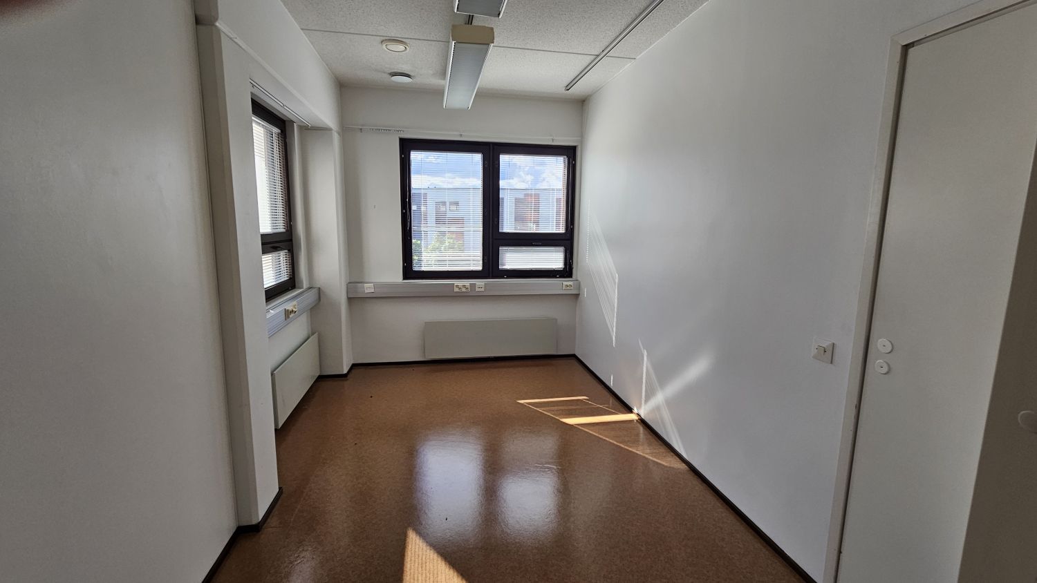 Eteläsivun idänpuoleisin huone