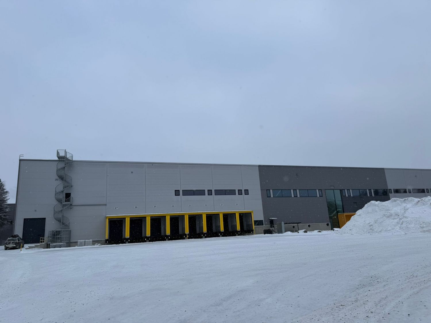 Juuri valmistunutta logistiikkatilaa.