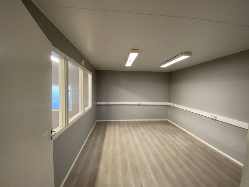 Parvi, toinen päätyhuone