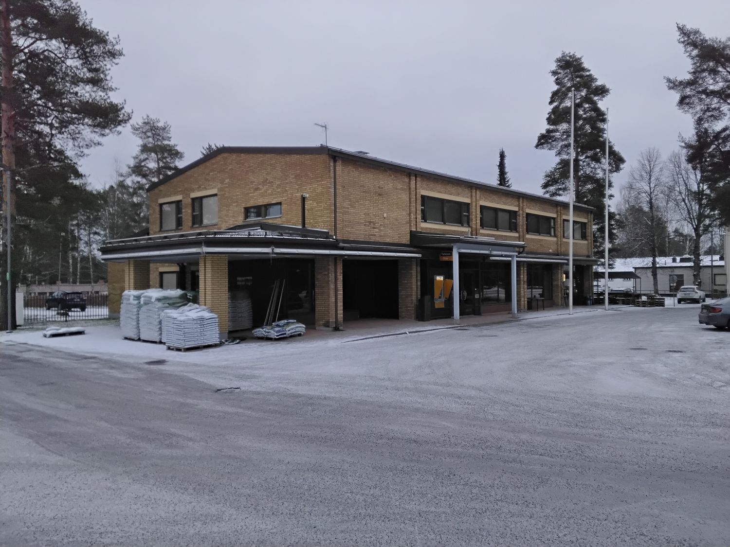 Loistavat liiketilat antavat monipuoliset mahdollisuudet erilaiseen liiketoimintaan.