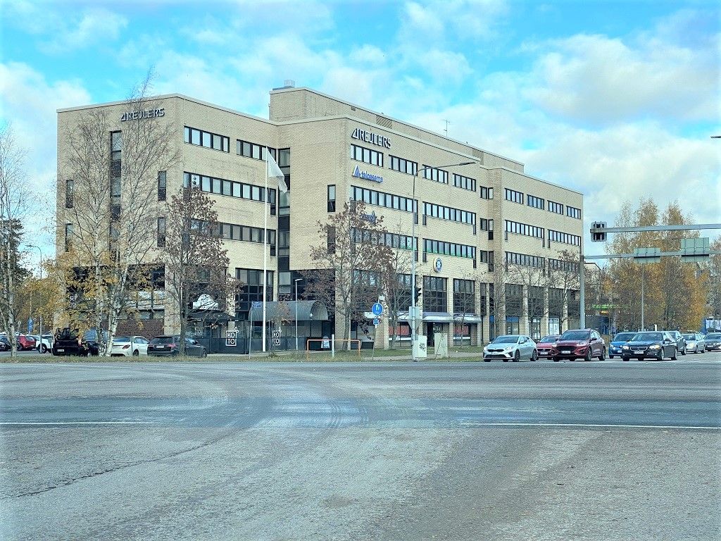 Vuokrataan edullisesti modernia toimistotilaa näkyvältä sijainnilta Vihdintien varressa. Tilakoot muokattavissa tarpeen ...