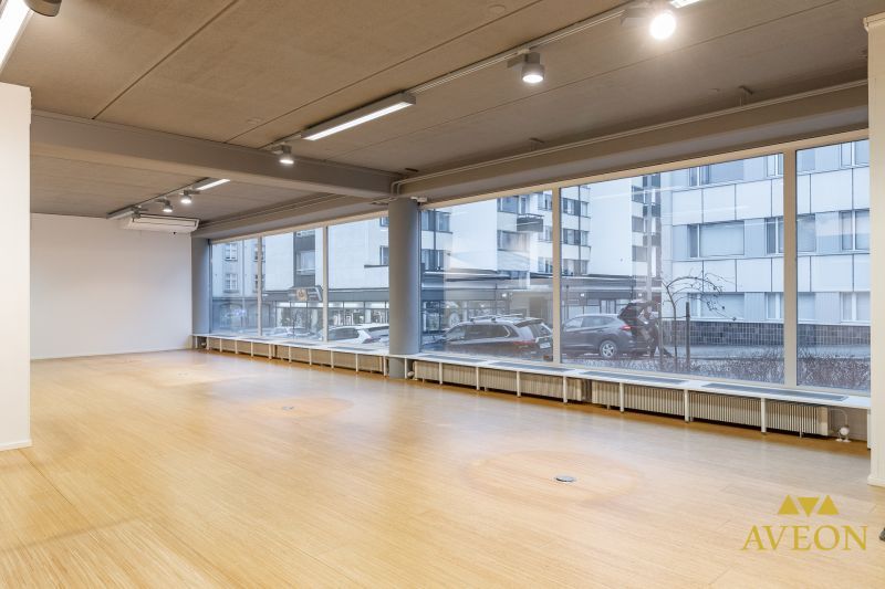 Sisäkuva, julkisivun puoli