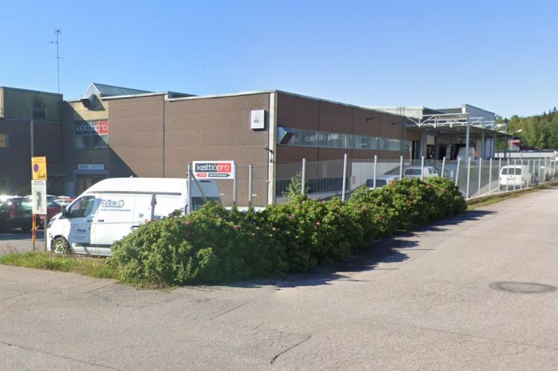 Sisään ajettava 6-8m korkea varasto-tuotantotila Petikossa, lähellä Kehä III:sta.
Laajennusosan puolella sijaitsevat sos...