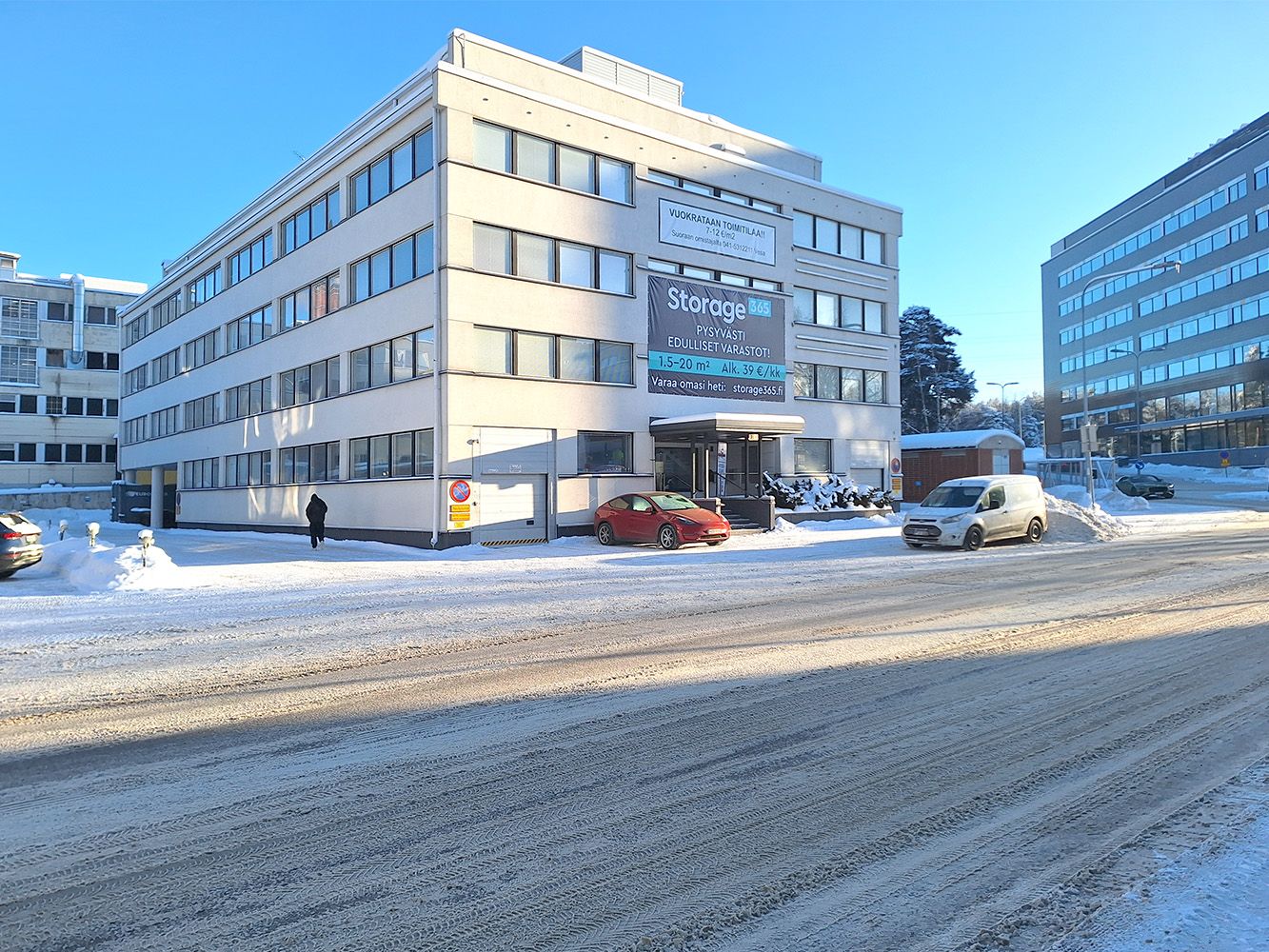 Vuokrataan varasto- ja tuotantotila Helsingin Pitäjänmäessä!