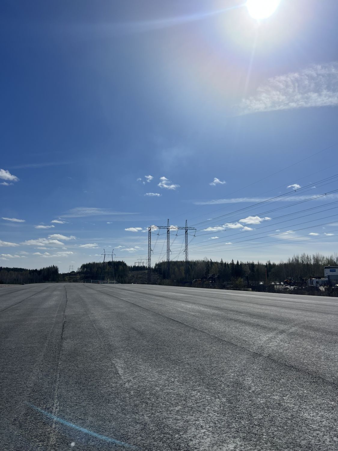 Hehtaari  kenttää vuokralla 1,5eur/m2