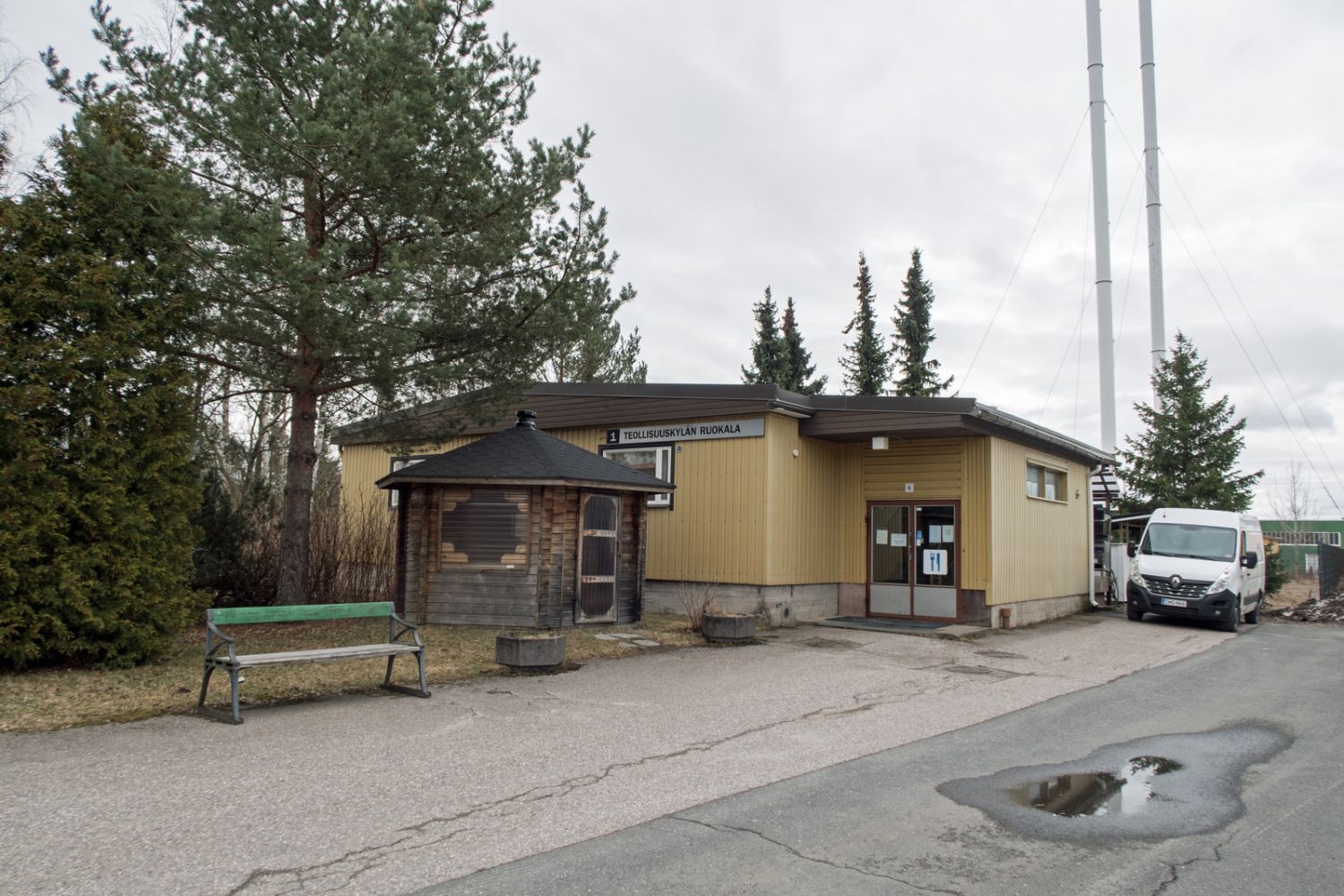 Myydään Mattilan tehdaskylän ruokala liiketoimintoineen.Rakennus omalla tontilla. Kaukolämpö.Lisätiedot ja esittelyt:Jussi Hannukkala0400 363 025jussi.hannukkala@johacon.fi