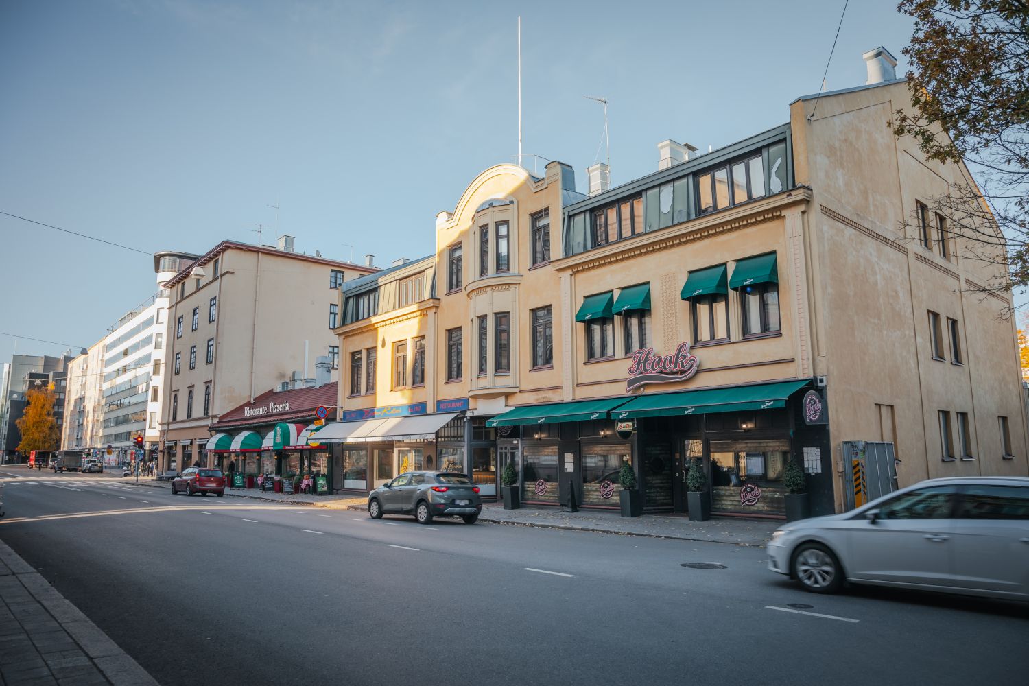 Heti vapaana Turun ydinkeskustassa sijaitseva 60 m²:n toimistotila osoitteessa Linnankatu 17, Garnirakennuksen 3. kerroksessa. Tila on lähes alkuperäiskunnossa ja remontoidaan täysin vuokralaisen tarpeiden mukaiseksi. Vuokra määrittyy remontin kustannusten perusteella.