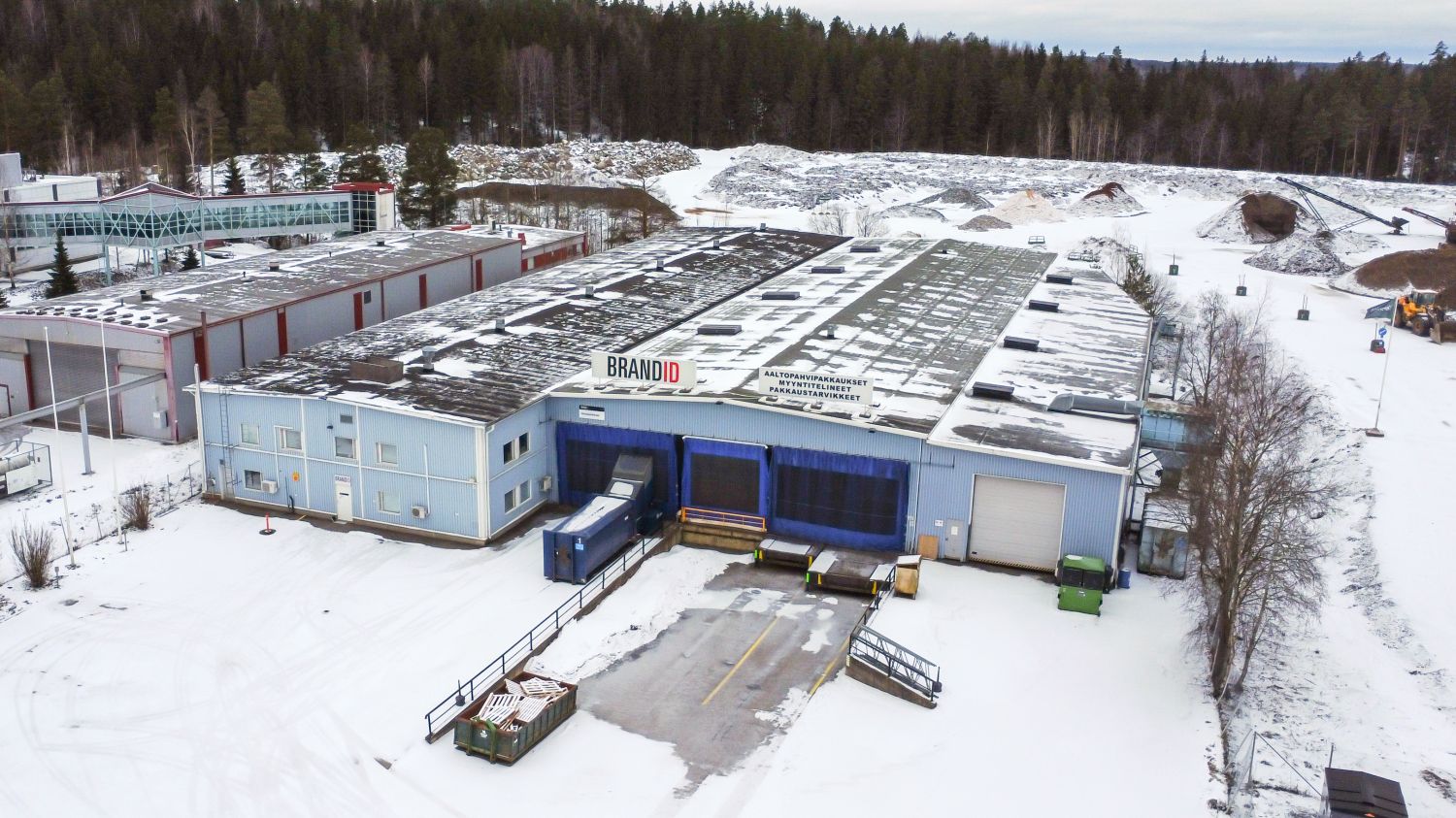 Myydään keskeiseltä paikalta tuotanto/varastorakennus.