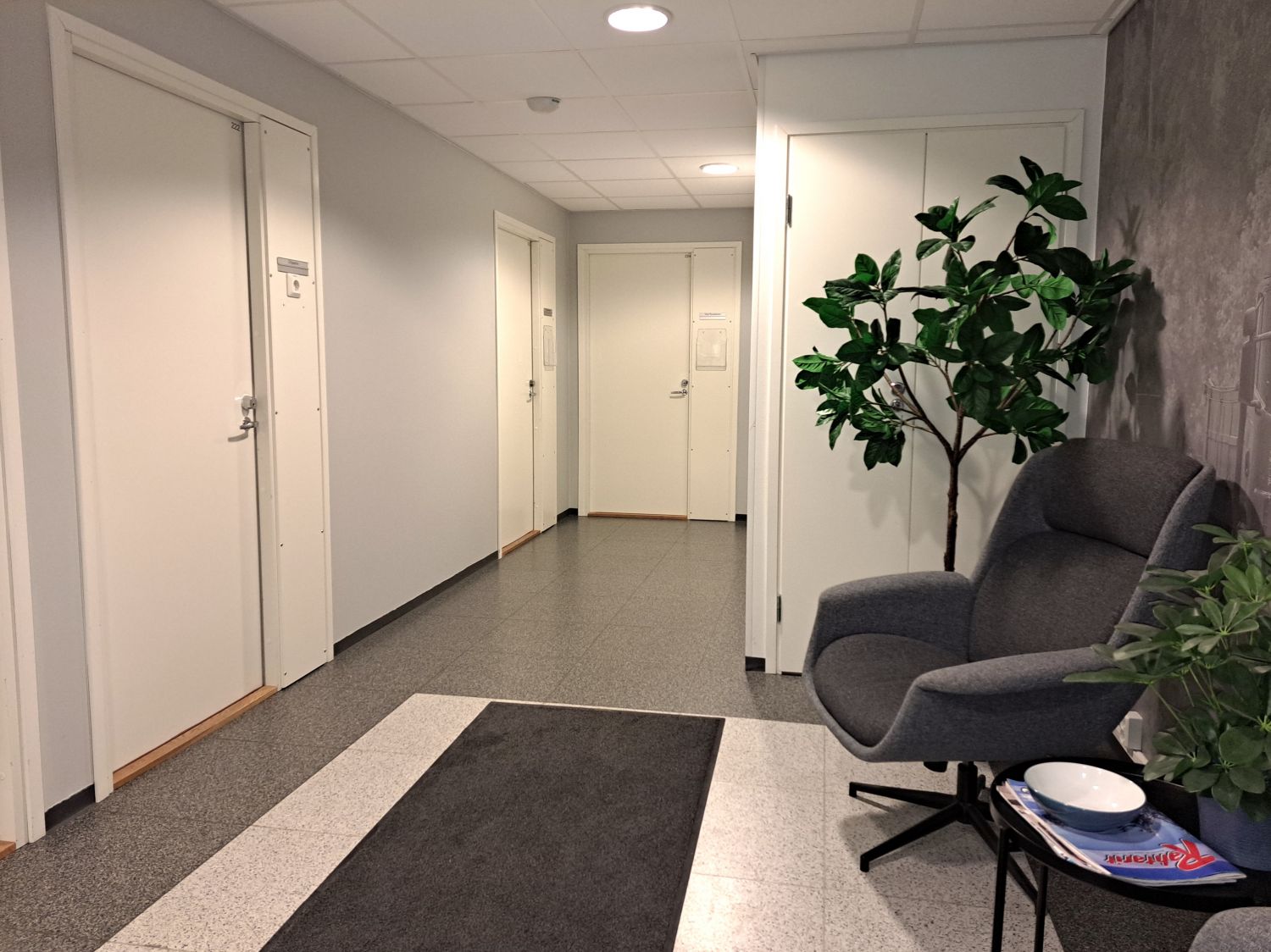 Sisääntuloaula odotustila