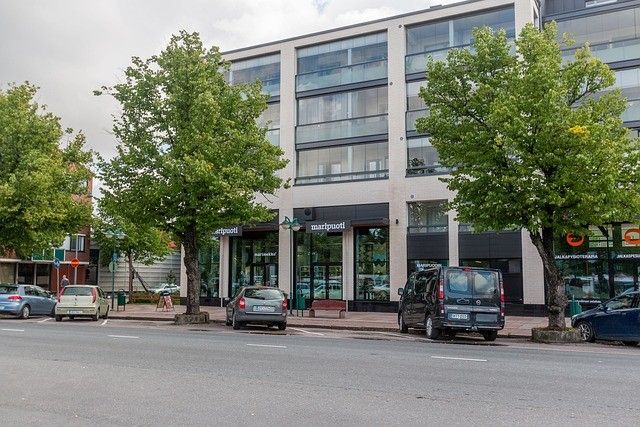 Etsitkö säilytystilaa, joka sijaitsee keskeisellä paikalla ja tarjoaa erinomaiset puitteet? Asunto Oy Salon Horninkatu 9:n varastotila Salossa tarjoaa juuri tämän. Vuonna 2019 valmistunut tila on moderni ja uusi, mikä takaa sen, että tavarasi säilyvät turvallisesti ja hyvässä kunnossa.Sijaintinsa ...