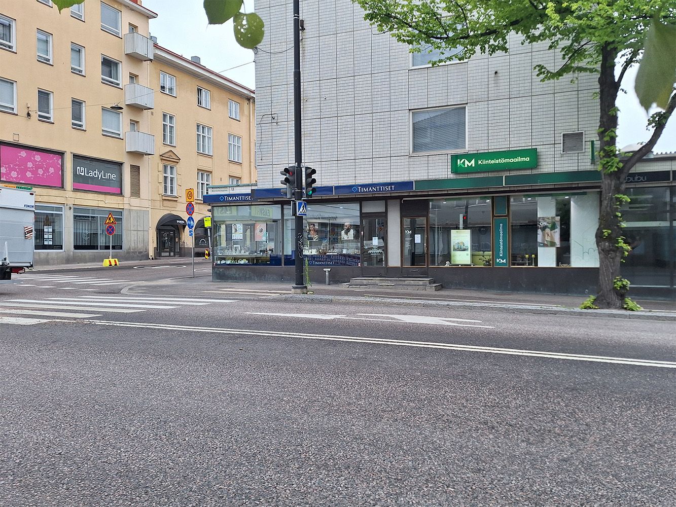 Hieno liiketila keskeisellä sijainnilla myytävänä Porvoon keskustassa!